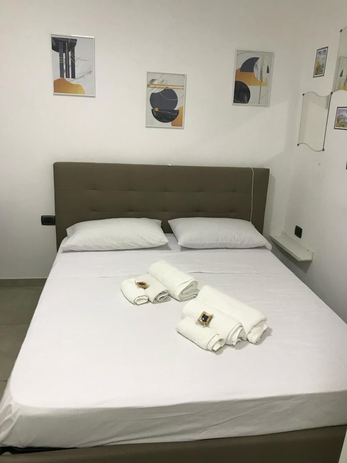 Nadyle House Hotell Napoli Eksteriør bilde