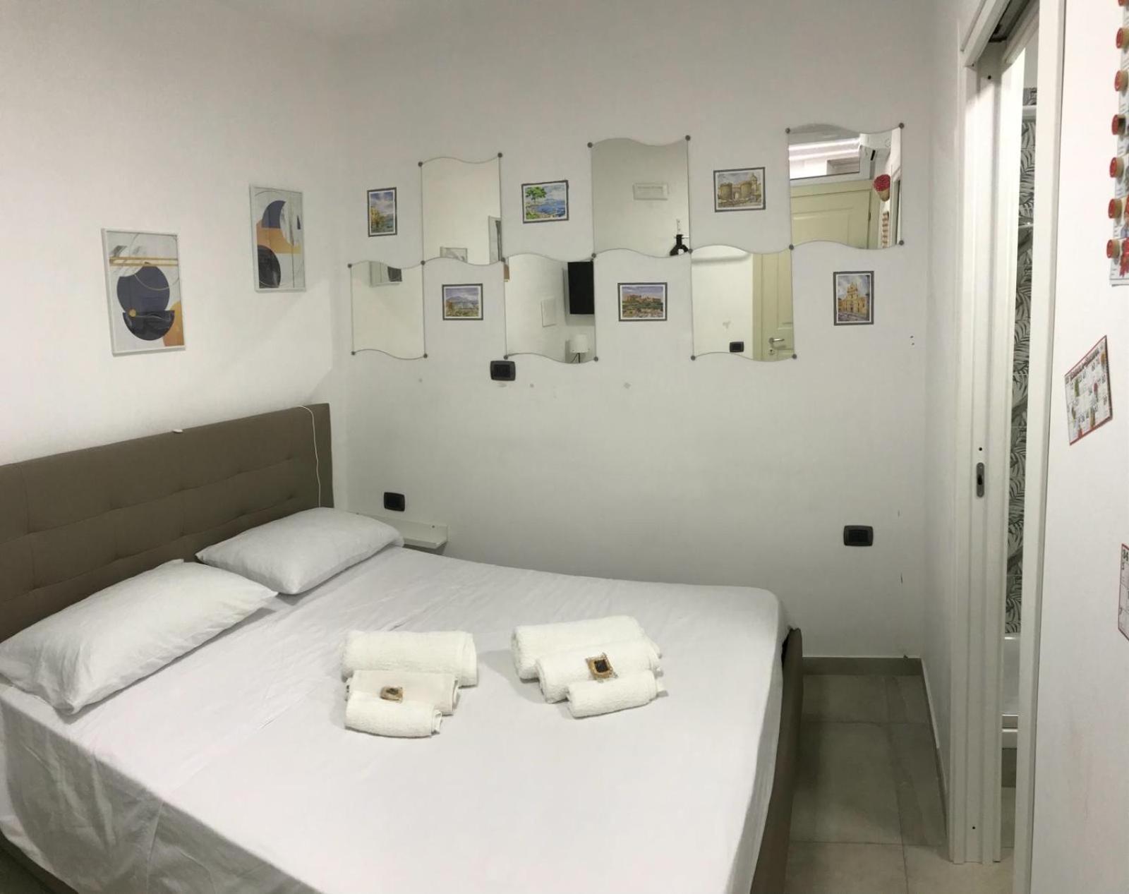 Nadyle House Hotell Napoli Eksteriør bilde